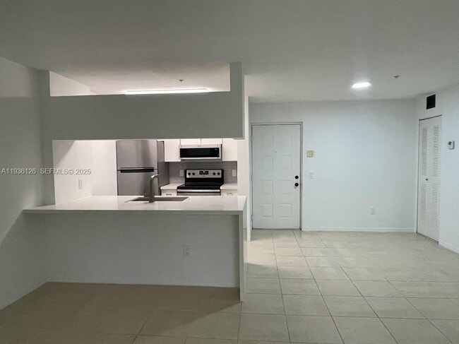 Building Photo - 430 S Park Rd