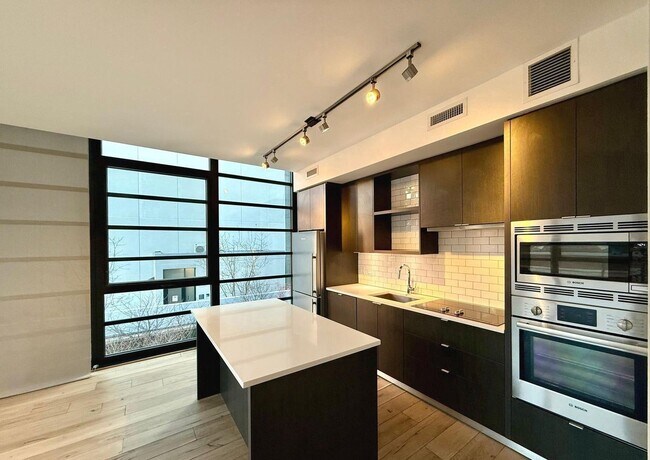 Foto del edificio - 1300 4th St SE