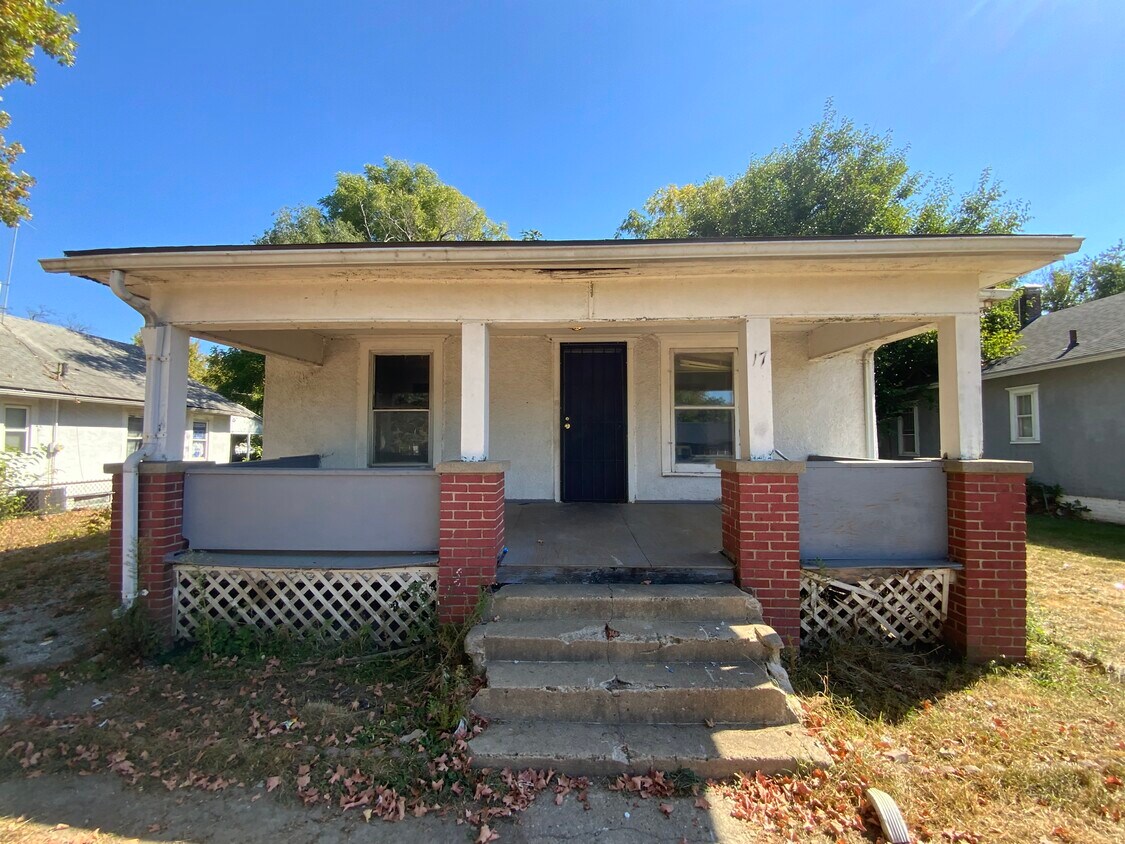 Primary Photo - 17 Fairweight Ave