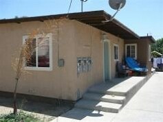 Primary Photo - 445 Klassen Dr