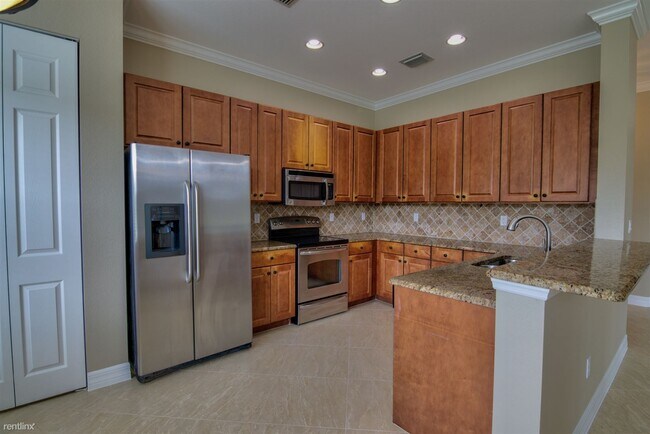 Foto del edificio - 3 br, 2 bath Condo - 6513 Monterey Point