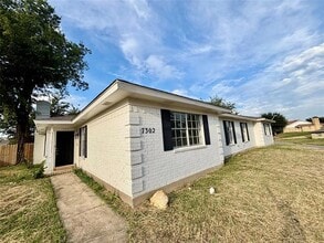 Building Photo - 7302 Vista Cliff Dr