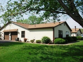 Building Photo - 631 E Waterloo Ct