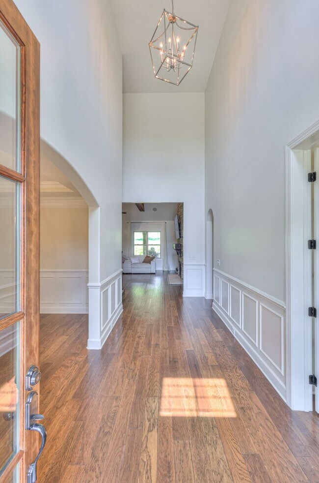 Foto del edificio - Beautiful 5BR Home in a great neighborhood