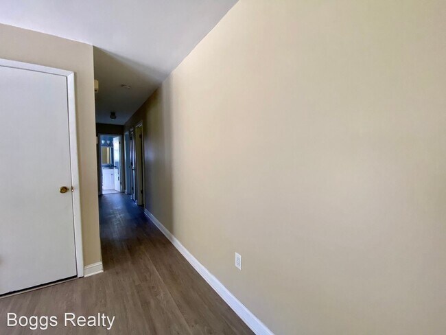 Building Photo - 3 br, 2 bath House - 980 White Circle
