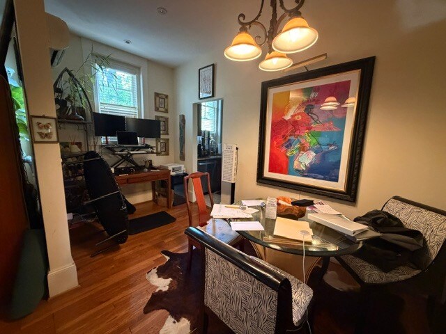 Foto del edificio - 817 N Elm St