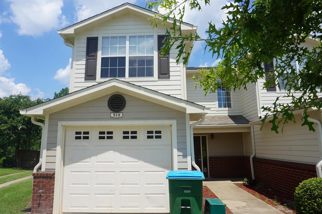 Foto principal - 519 Wingspan Way