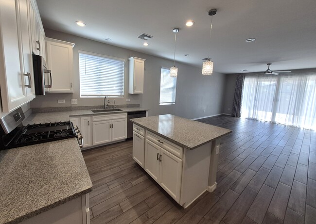 Building Photo - 7742 S Long Pond Walk Way