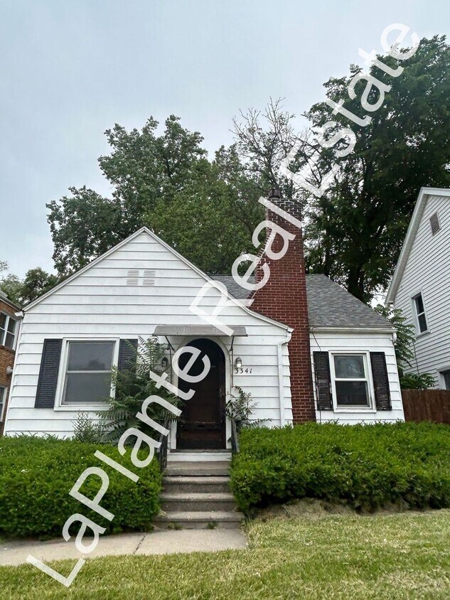 Primary Photo - 3341 Douglas Rd