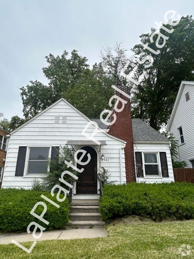 Building Photo - 3341 Douglas Rd