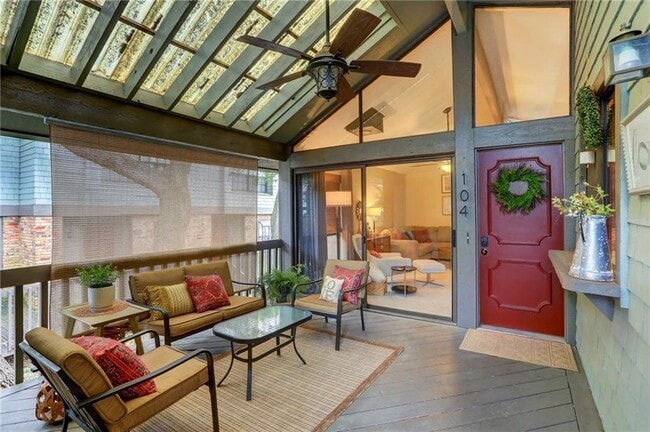 Building Photo - 7122 Wood Hollow Dr