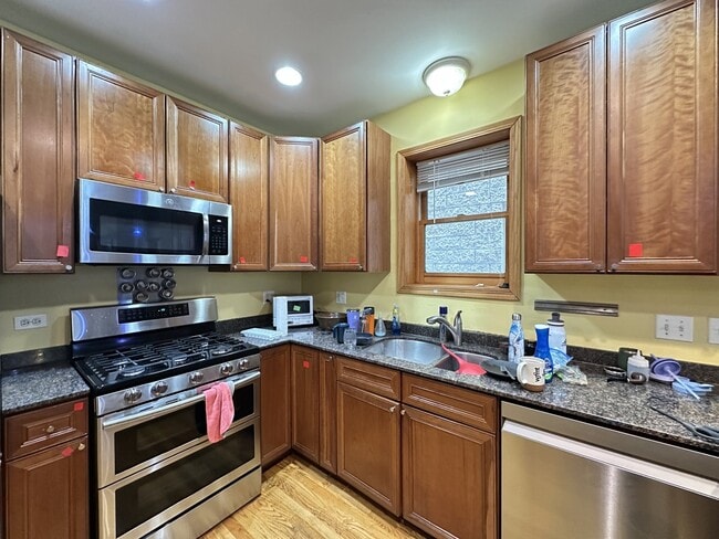 Foto del edificio - 934 W Leland Ave