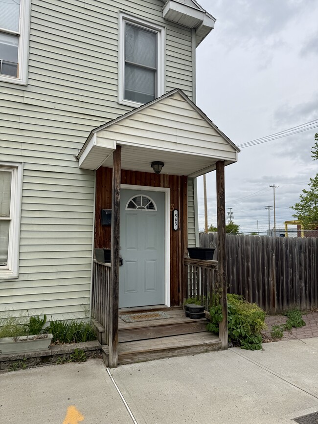 Building Photo - 363 1st St
