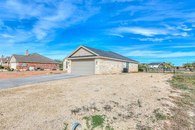 Foto del edificio - Available April 2025 - Buffalo Heights Hom...