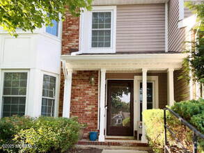 Building Photo - 43 Woodledge Ct