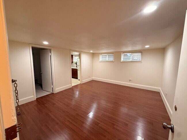 Foto del edificio - 8738 N Elmore St
