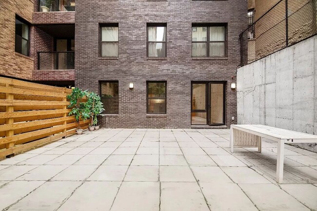 Building Photo - 63 W 104th St