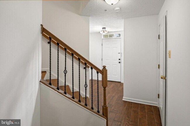 Building Photo - 9805 Redwing Dr