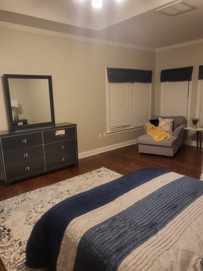 Building Photo - 2113 Fox Hunt Dr