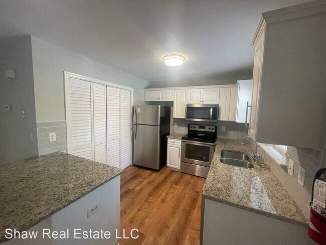 Foto del edificio - 3 br, 2 bath House - 318 Brickle Ave.