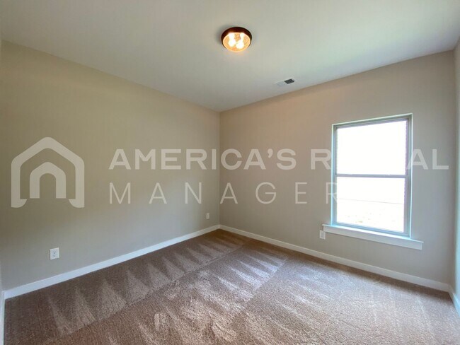 Building Photo - DEPOSIT PENDING! Home for Rent in Cullman,...