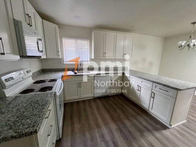 Building Photo - 677 Cordelia Cir