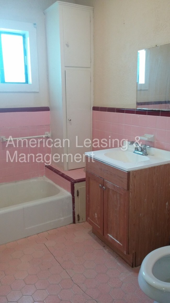 Building Photo - Three bedroom