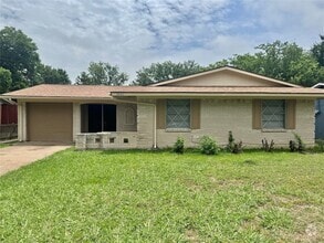 Building Photo - 3630 Palm Dr