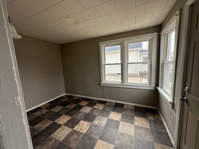 Foto del edificio - Updated 1 bedroom house with garage $675