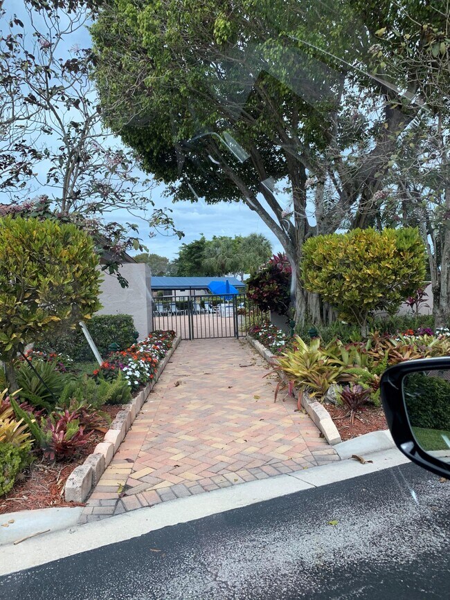 Building Photo - 21553 Cypress Hammock Dr