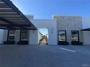 Building Photo - 21 Sunflower St