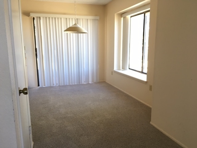 Building Photo - End Unit Two Bedroom Condo in North Prescott