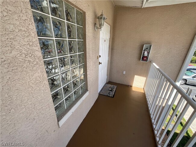 Foto del edificio - 8555 Bernwood Cove Loop