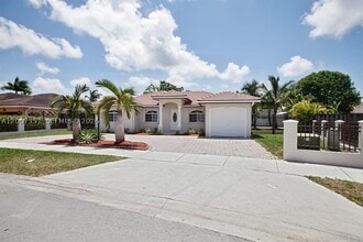 Building Photo - 16440 SW 144th Ave