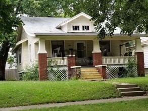 Building Photo - 1312 E Olive St