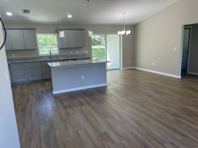 Building Photo - 484 W Homeway Loop