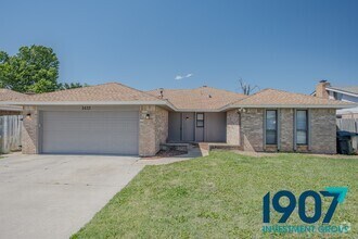 Building Photo - 1433 SW 93rd St