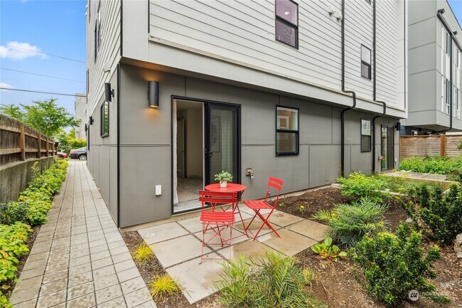 Foto del edificio - 2410 NW 64th St