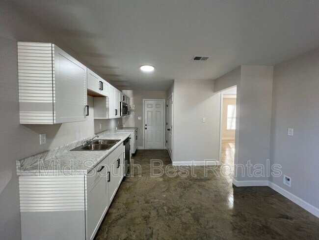Foto del edificio - 341 Dixie Rd
