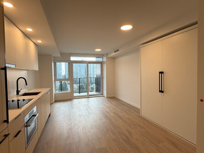 Photo du bâtiment - 13738 Central Av