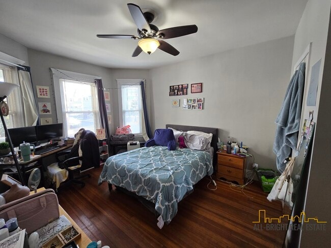 Building Photo - 317 Summit Ave