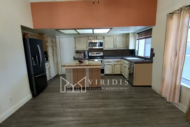 Foto del edificio - 13408 Warrenton Ave