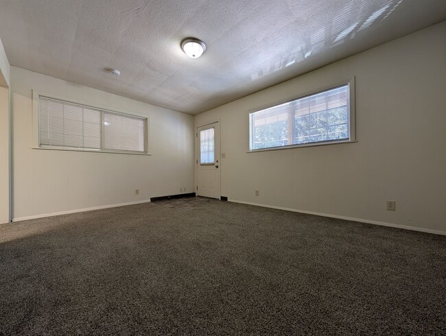 Building Photo - Nice 1 bed-1 bath apartment in Springfield