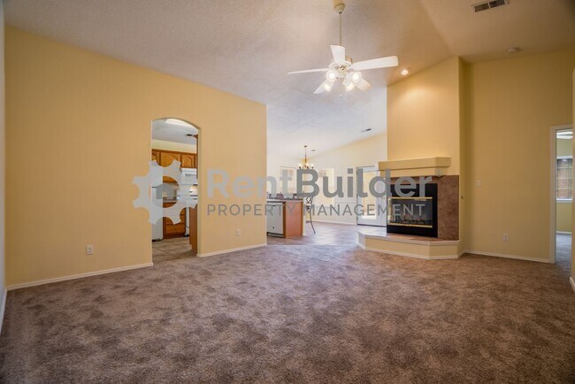 Foto del edificio - ****LEASE PENDING****PLEASE APPLY AT YOUR ...