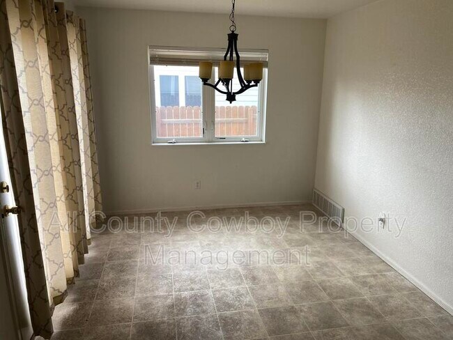 Building Photo - 918 E Palmer Dr