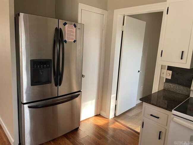 Building Photo - 15 Blueridge Dr