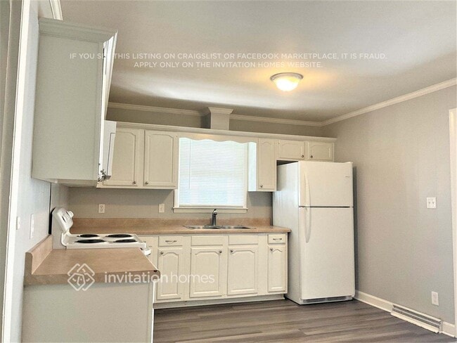 Foto del edificio - 3700 Whitfield Rd