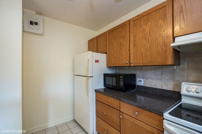 Foto del edificio - 4950 N Marine Dr