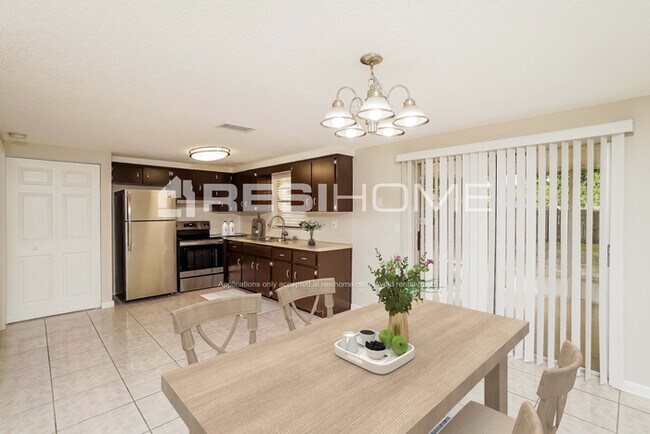 Building Photo - 6349 Ridge Crest Dr