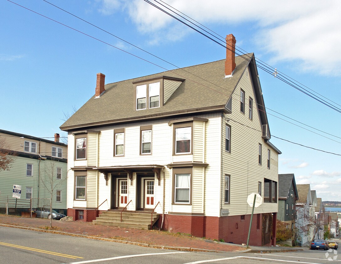 149151 Cumberland Ave, Portland, ME 04101 Apartments in Portland, ME